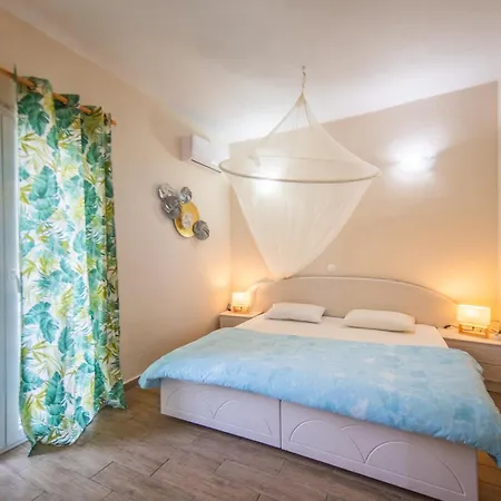 Semesterbostad Villa- Nefeli *